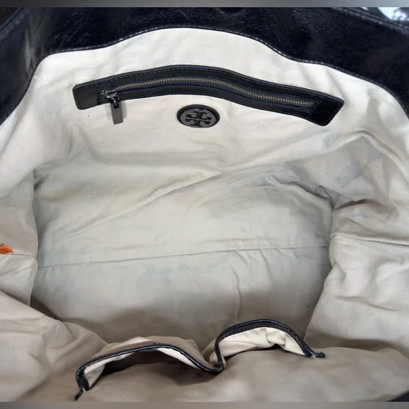 Tory Burch Embossed Tote Bag & Wallet set - Picture 6 of 8